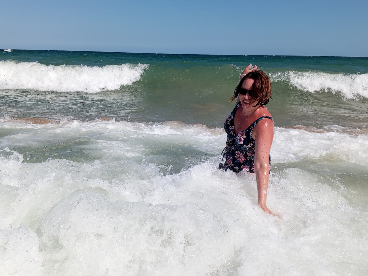 Crazy woman in crazy waves :-) 