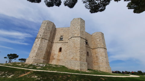 Hrad Castel del Monte
